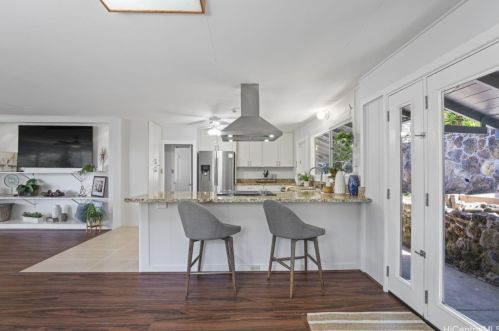 2071 10th Ave, Honolulu HI  96816-2929 exterior