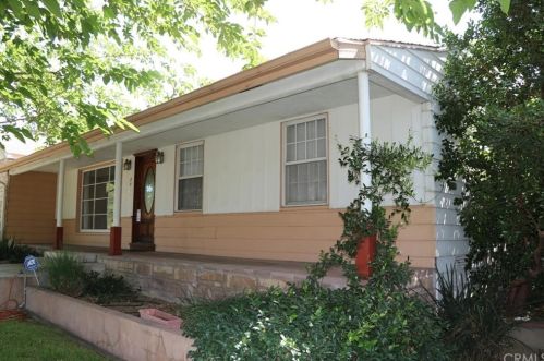 2940 Floral Ave, Riverside CA  92507-3223 exterior