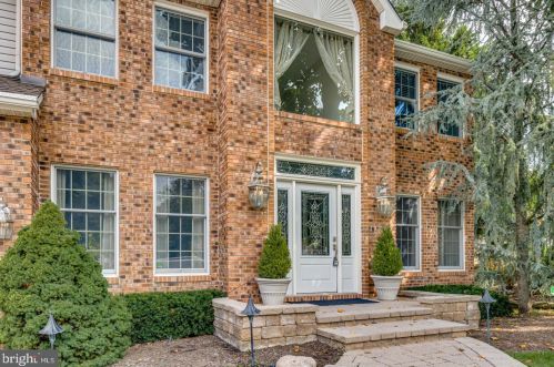 321 Newton Ave, Camden, NJ 08107-3035