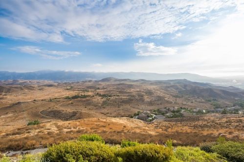 18458 Lakepointe Dr, Riverside CA  92503-0252 exterior