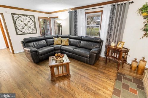 48 Calvin Unger Ln, Berkeley Springs WV 25411-5181 exterior