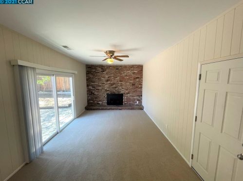 589 Maureen Ln, Concord CA  94523-2758 exterior