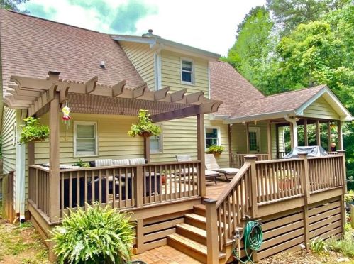 4013 Seneca Vly, Gainesville, GA 30506-4758