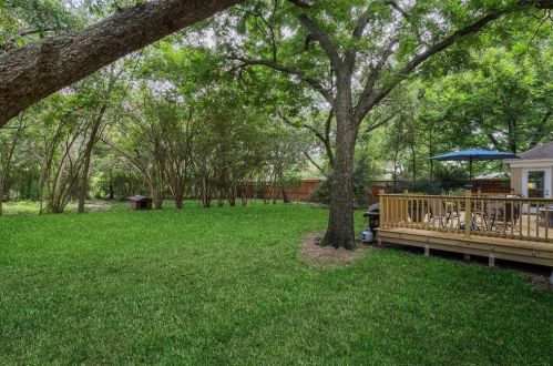 1440 El Campo Dr, Dallas TX  75218-3520 exterior