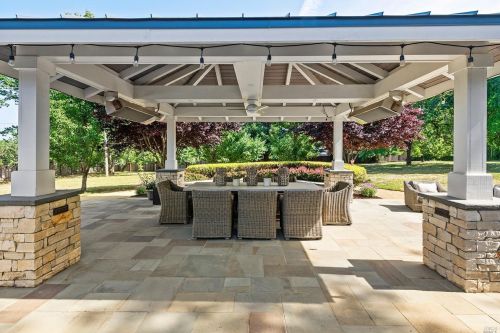 9290 Country Ln, Sebastopol, CA 95472-9633