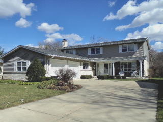 1069 King Charles Ct, Palatine, IL 60067-2767
