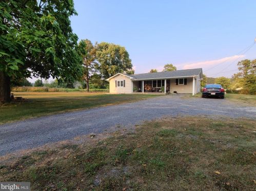 57 Pleasant View Dr, Maysville, WV 26833-8088