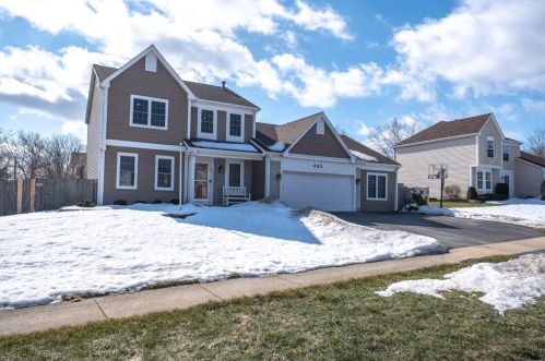 842 Thunderbird Trl, Carol Stream, IL 60188-9261