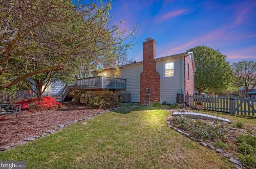 307 Beechnut St, Fredericksburg, VA 22408-1505