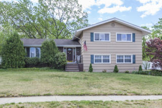 71 Zaleski Dr, Sayreville, NJ 08872-1944