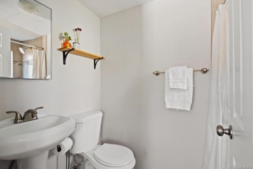 3175 Pennsylvania St, Englewood CO 80113-2717 exterior