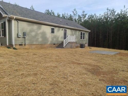 921 Middle Fork Rd, Bybee, VA 22963-5055