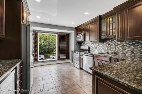 16 Ambassador Dr, Tinton Falls NJ  07701-2290 exterior