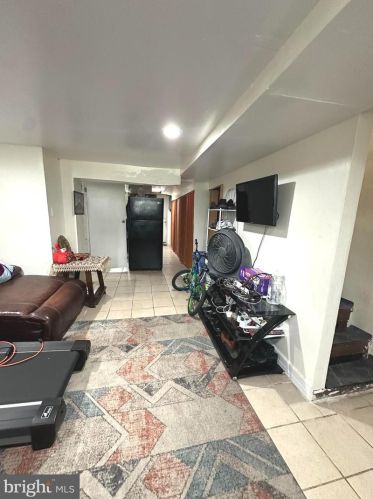 6731 Horrocks St, Philadelphia PA  19149-2211 exterior