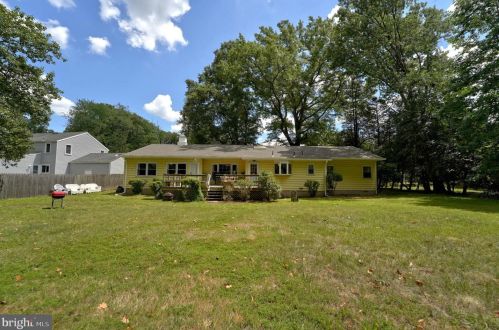 211 Renfrew Ave, Trenton, NJ 08618-3337