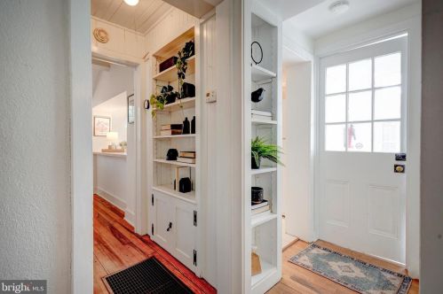 420 Allens Ln, Philadelphia PA 19119-3310 exterior