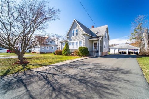 107 Birdsey Ave, Middletown, CT 06457-4303