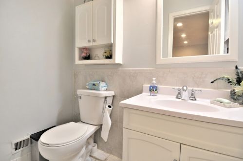 7769 Nordica Ave, Niles IL  60714-3311 exterior