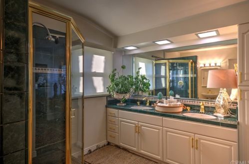 2360 Shields St, Glendale CA  91214-1541 exterior