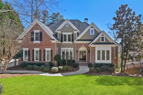 5253 Aldeburgh Dr, Suwanee, GA 30024-7563