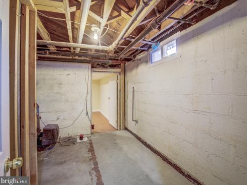 12500 Meadowood Dr, Silver Spring MD 20904-2928 exterior