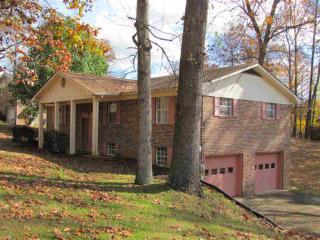 4370 Woodhaven Dr, Morristown, TN 37813-1082