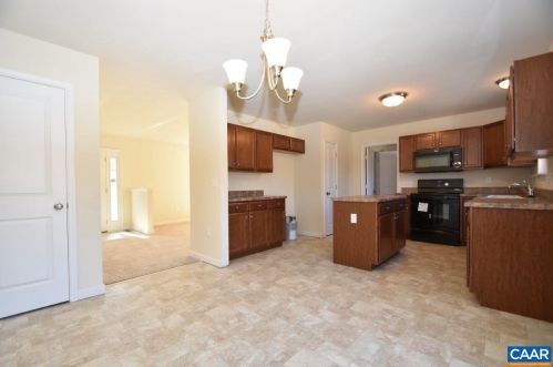 816 Pinehurst Dr, Gordonsville, VA 22942-7349