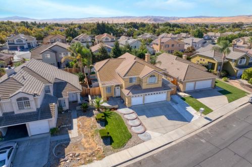 1142 Chaplin Way, Tracy CA  95376-8605 exterior