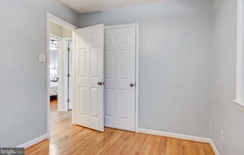 7203 Hadlow Dr, Springfield VA  22152-3529 exterior