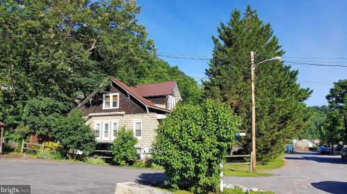 140 Biser St, Berkeley Springs, WV 25411-3255
