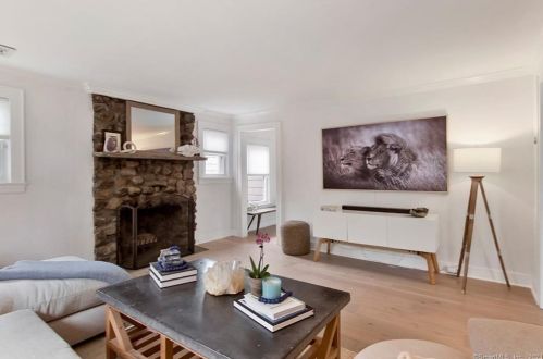 1 Mckendry Ct, Norwalk CT  06853-1018 exterior