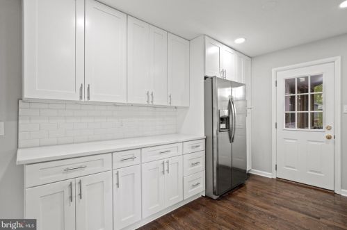 7102 Kerr Dr, Springfield VA  22150-3634 exterior