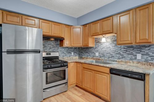 4464 Cinnamon Ridge Trl, Saint Paul MN  55122-2385 exterior