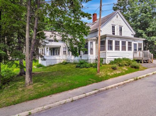 11 School St, Augusta, ME 04330-4833