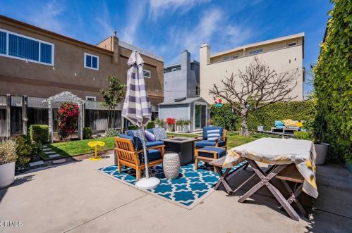 3534 Ocean Dr, Oxnard CA  93035-4345 exterior