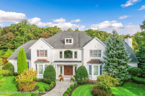 29 Northwoods Rd, Tinton Falls NJ  07712-2513 exterior