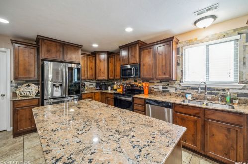 7617 4770, Taylorsville UT 84084-5508 exterior