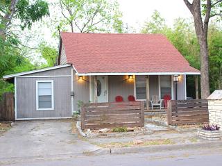 1908 Riverview St, Austin TX  78702-5527 exterior