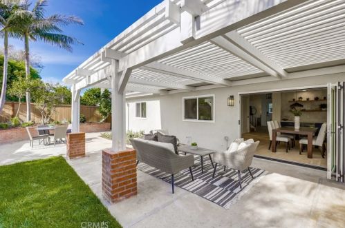 5812 Carbeck Dr, Huntington Beach CA  92648-1009 exterior