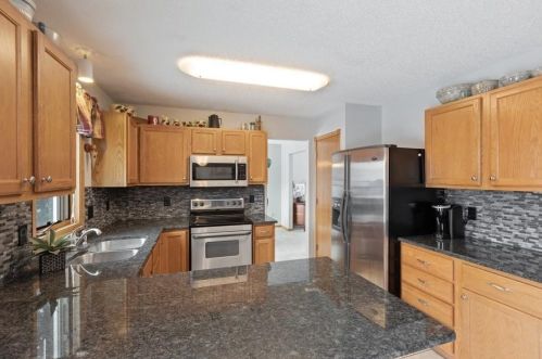 15925 Garrett Dr, Saint Paul, MN 55124-5964