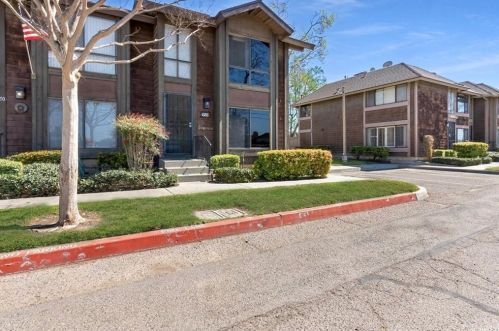 958 Crossbow Ln, Anaheim, CA 92804-4276