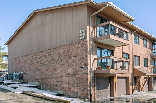 8098 Garfield Ave, Willowbrook IL  60527-7908 exterior