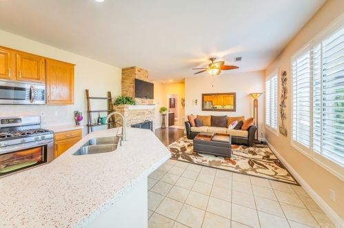 8735 Fallbrook Way, Anaheim CA  92808-3600 exterior
