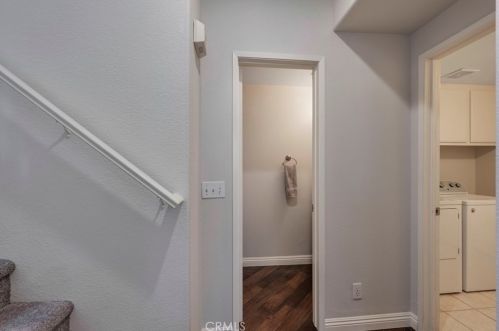 1804 Crescent Oak, Irvine CA  92618-4027 exterior