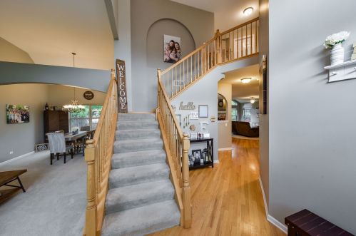 226 Long Beach Rd, Oswego, IL 60543-8136