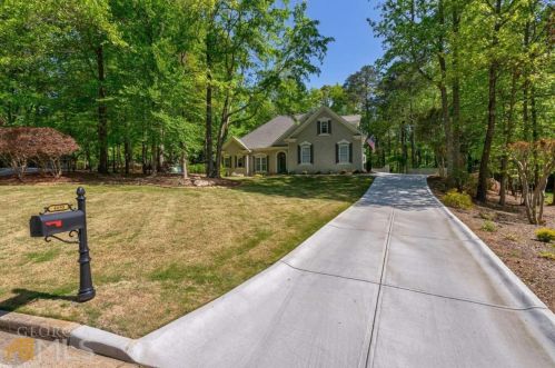 4650 Shannon Ct, Suwanee, GA 30024-1464