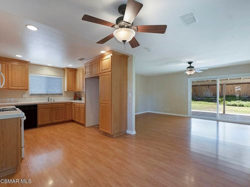 1364 Whitcomb Ave, Simi Valley, CA 93065-4650