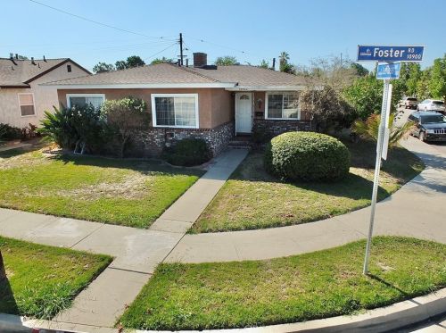 10922 Foster Rd, Norwalk, CA 90650-2521