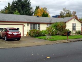632 Nicholas Dr, Springfield, OR 97477-7590