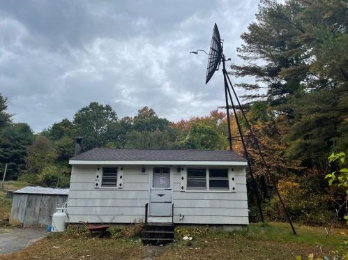146 Long Entry Rd, Glocester, RI 02814-1504